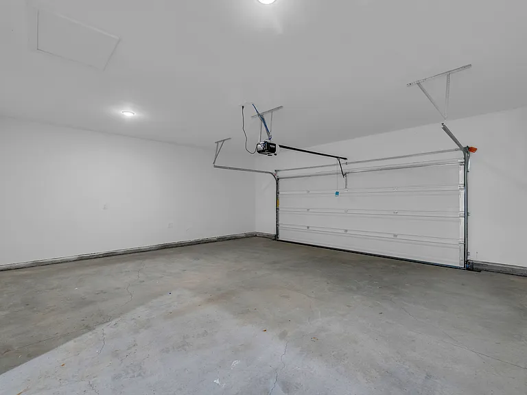 801 York Aly — Photo 3