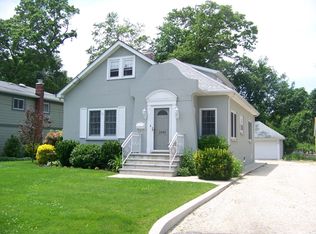 2096 Brookside Ave, Wantagh, NY 11793