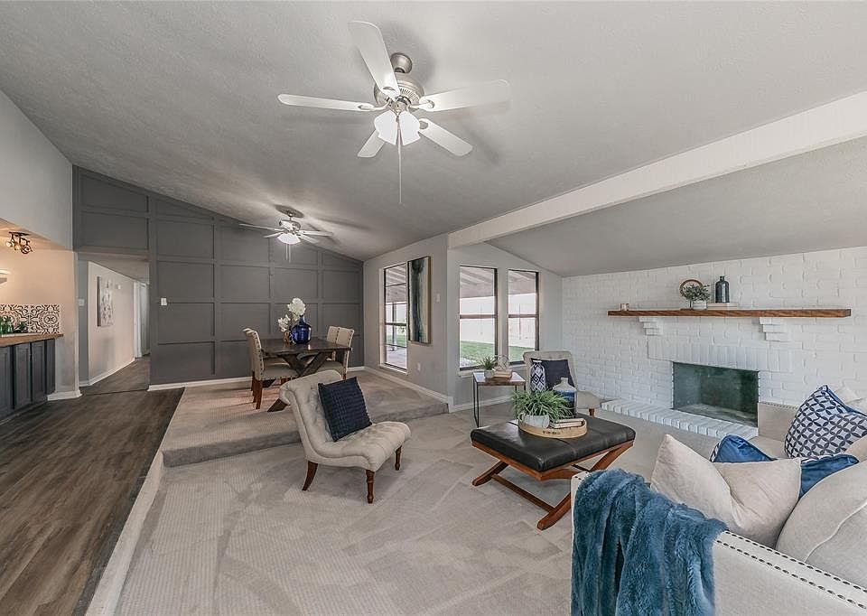 1st image of 813 Forest Glen Dr