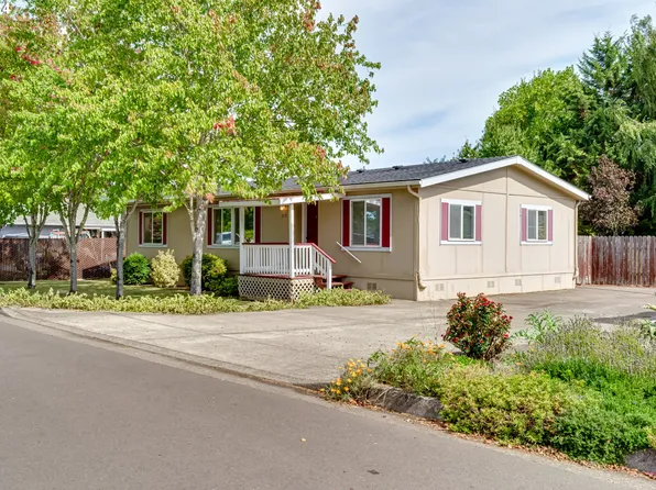 715 Templeton St, Brownsville, OR 97327
