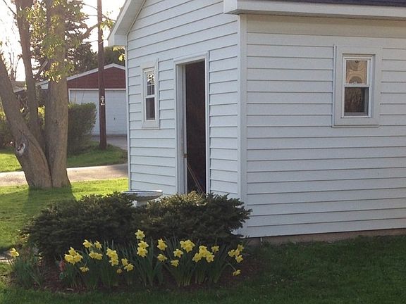 4th image of 301 Chestnut Heights Dr