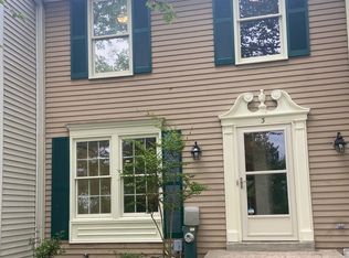 3 First Tee Ct, Baltimore, MD 21209