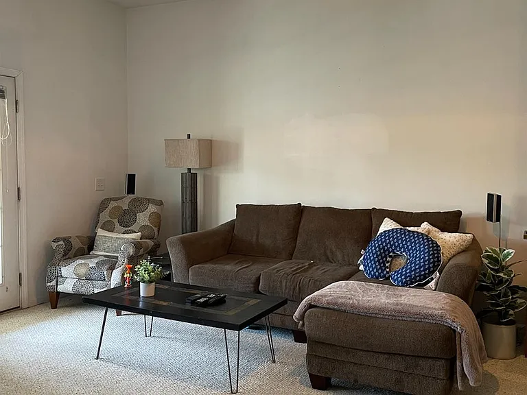 1085 Joyce Ln — Photo 14