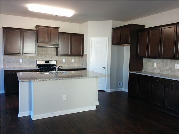 5th image of 3151 Wildberry Run Ln