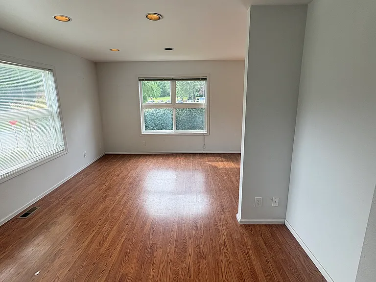 8058 Fauntleroy Way SW — Photo 16