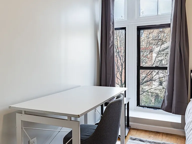 362 Parkside Ave #B — Photo 4
