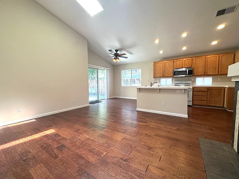 432 Apple Hill Dr — Photo 9