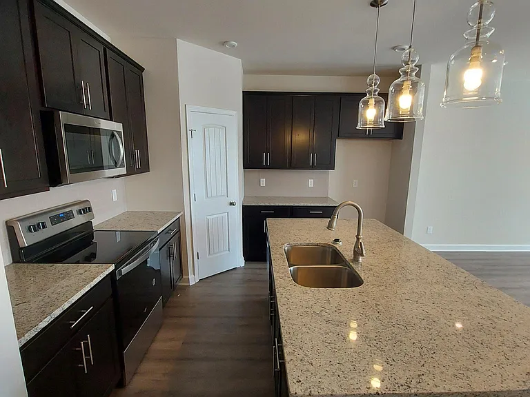 146 Fister Dr — Photo 3