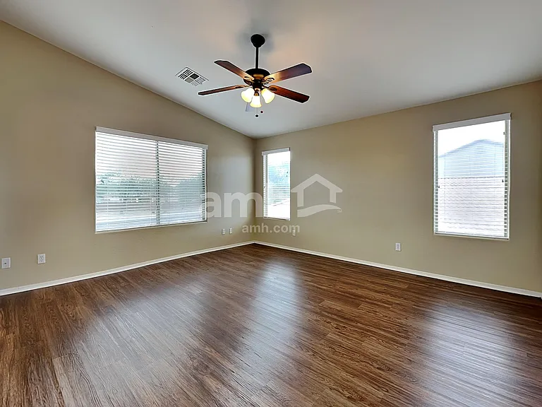 206 S 151st Ave — Photo 10