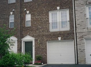 18 W Glebe Rd, Alexandria, VA 22305