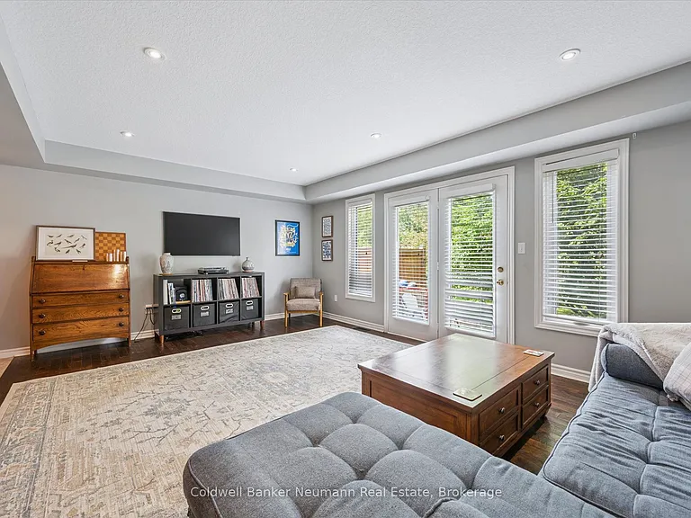165 Terraview Cres #2 — Photo 8