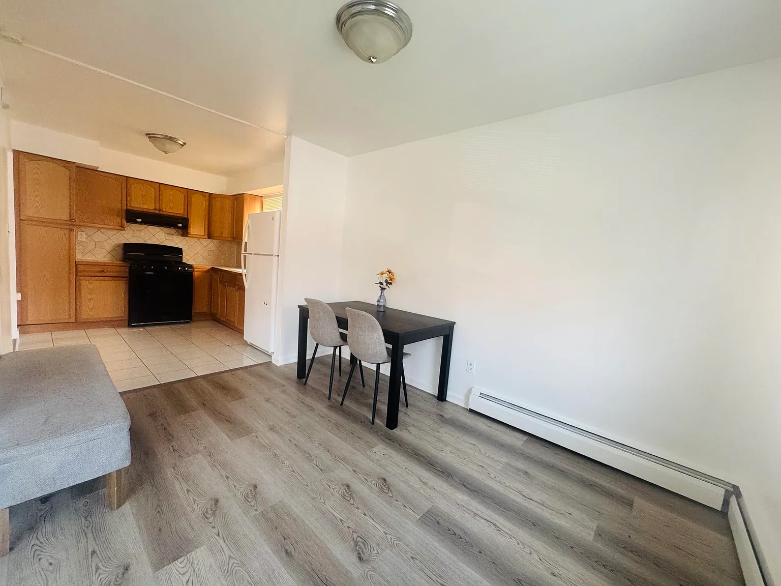 2 bed, 1.0 bath, $2,500 — Photo 2