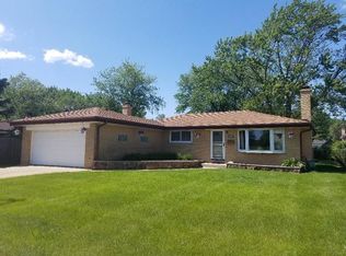 631 Mary Jane Ln, Wood Dale, IL 60191