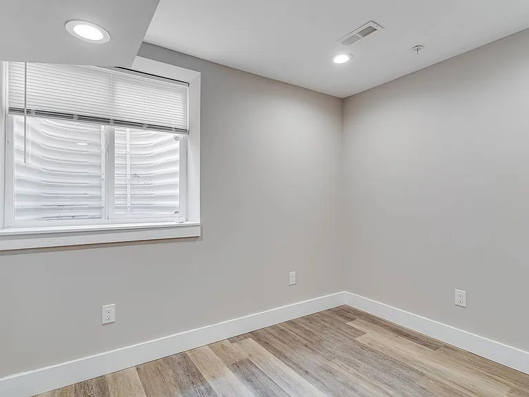 1436 N Corlies St — Photo 41