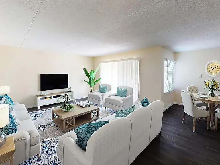 Renaissance at Strawberry Creek Apartments — Photo 18