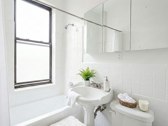 5th image of 138 W 140th St #4E