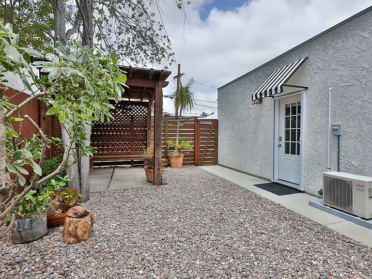 5036 Raymond Pl — Photo 1