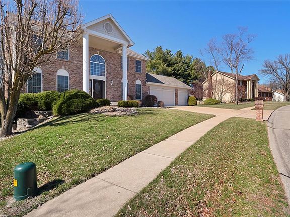 3rd image of 4021 Hartwick Ct