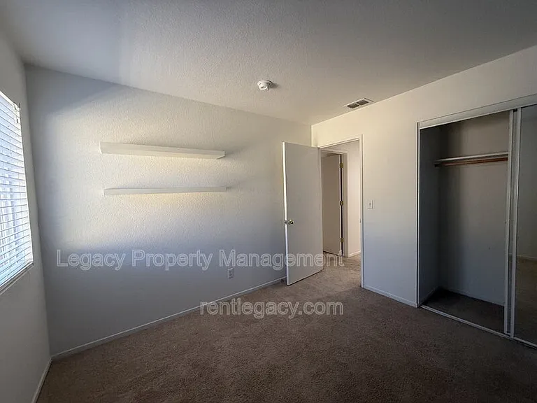 4329 Middlebury Way — Photo 8