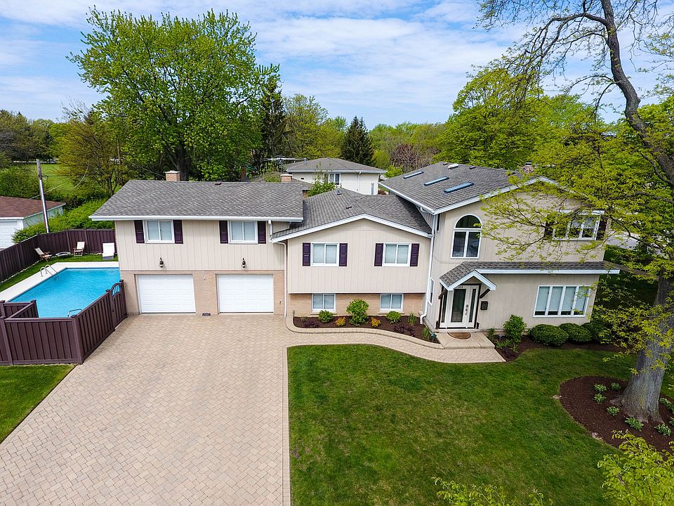 1st image of 326 Greenfield Dr