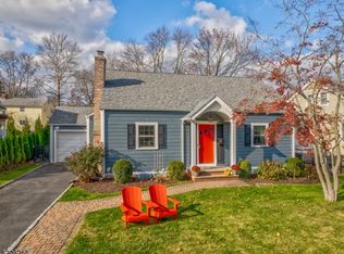 17 Duchamp Pl, Chatham, NJ 07928