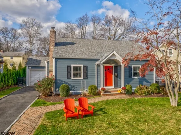 17 Duchamp Pl, Chatham Boro, NJ 07928