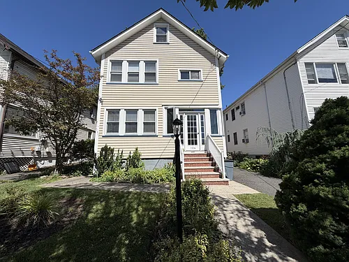 124 Burnside Ave #2 Photo 1