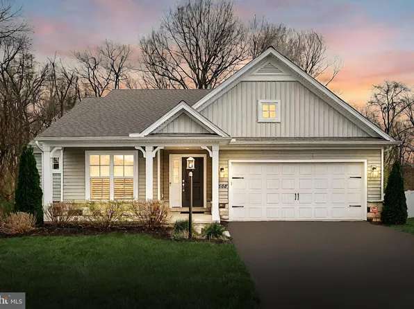 3568 Fox Pointe Ln, York, PA 17404