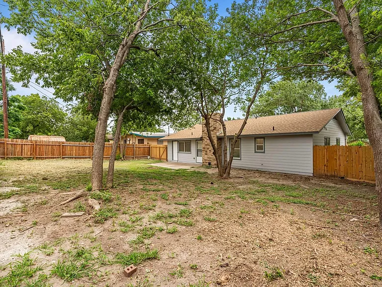 8408 Staunton Dr — Photo 15