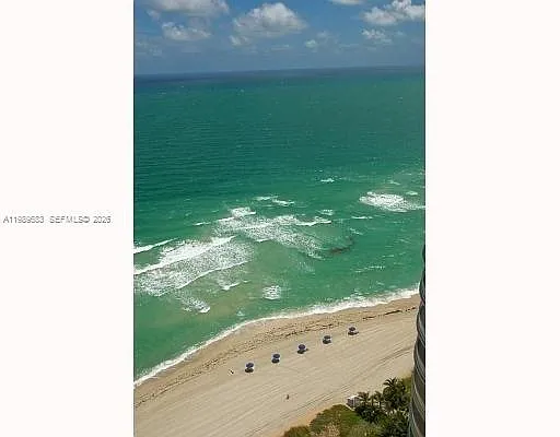 Building Photo - 16275 Collins Ave