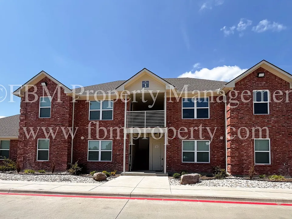1203 N Clay St #121