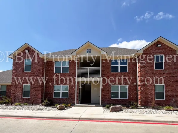 1203 N Clay St, Ennis, TX