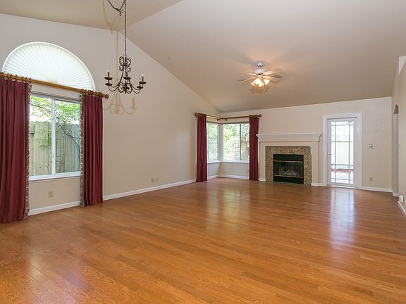 Spacious great room 