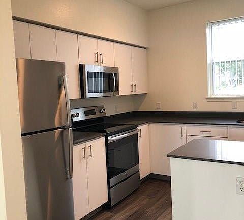 3rd image of 1761 16th Ave NE
