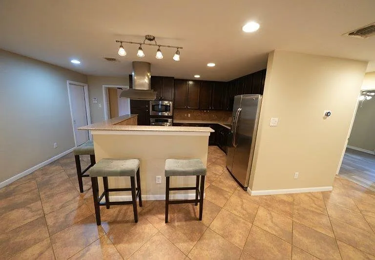 383 Gayle Ave — Photo 7