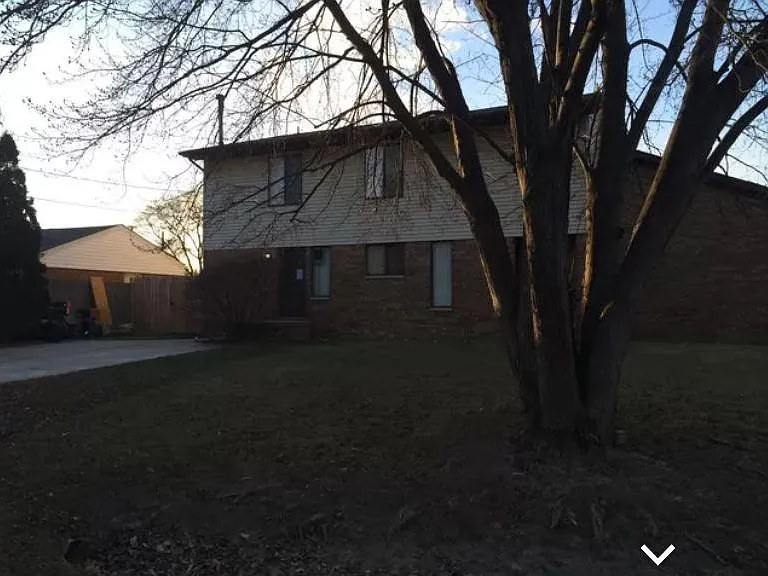 38615 Meadowdale St — Photo 2