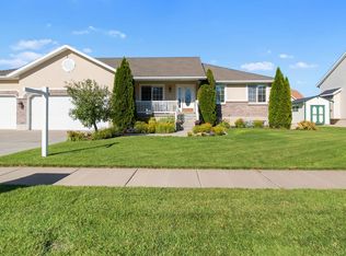 1485 S Troon Dr, Syracuse, UT 84075