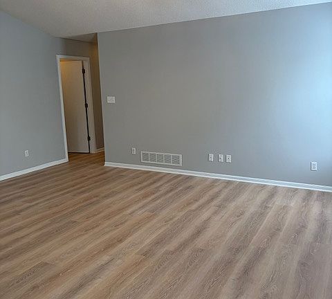 2nd image of 619 Goodrich Dr