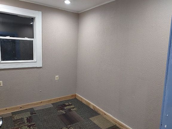 5th image of 160 Memorial Dr