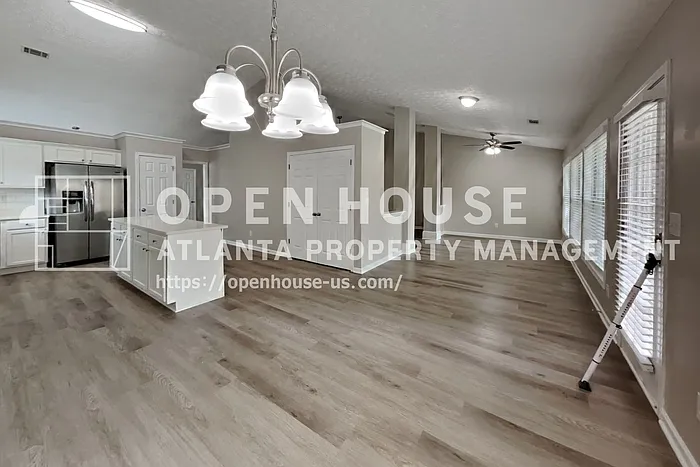 2070 Charleston Oak Cir — Photo 7