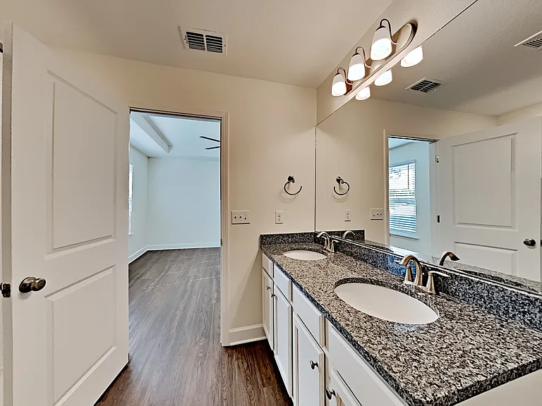10310 Riverwalk Ct — Photo 11