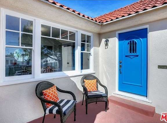 3rd image of 3353 Jeffries Ave