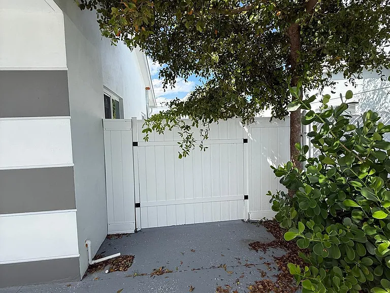 6319 Southgate Blvd — Photo 37