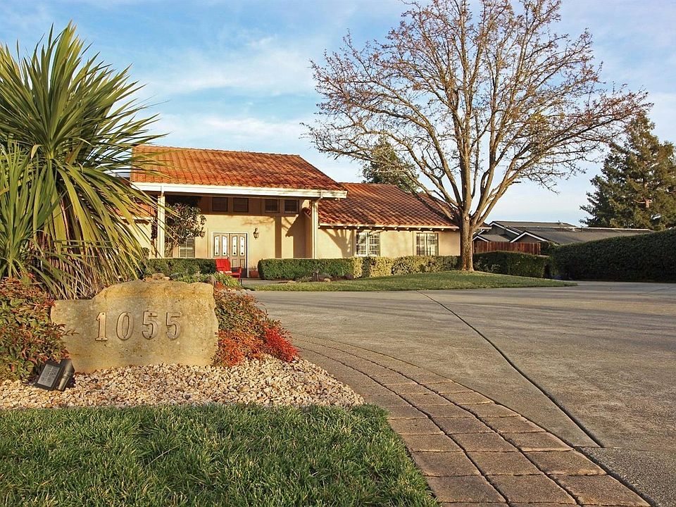 1st image of 1055 Stonebridge Dr