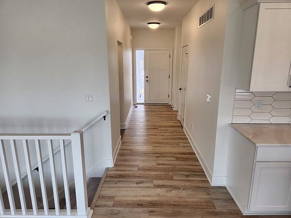 3rd image of 508 Deer Haven St