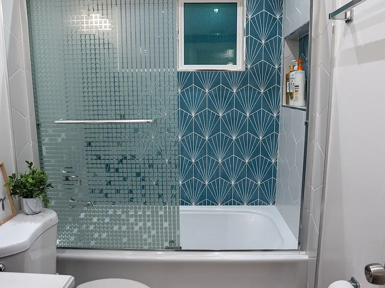 Bathroom with shower tub