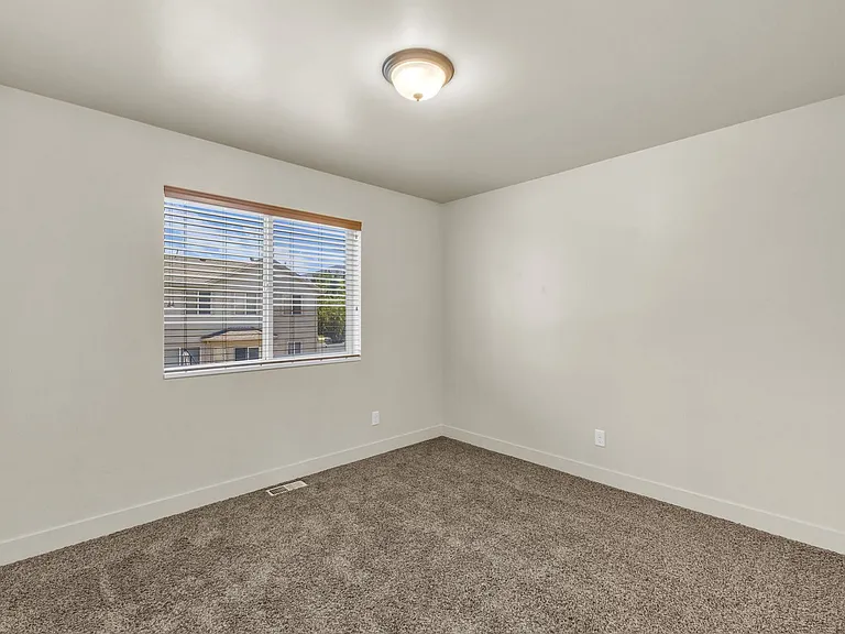 109 S 1125 W — Photo 14