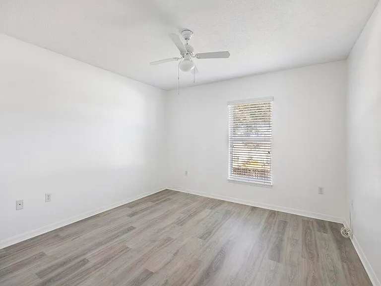 981 SW McElroy Ave — Photo 24
