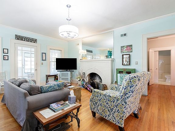 4th image of 200 E Cranford Ave