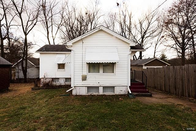 1st image of 9104 Delphine Ave #A